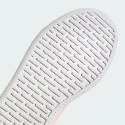 TENIS EN LA CALLE DEL PARQUE